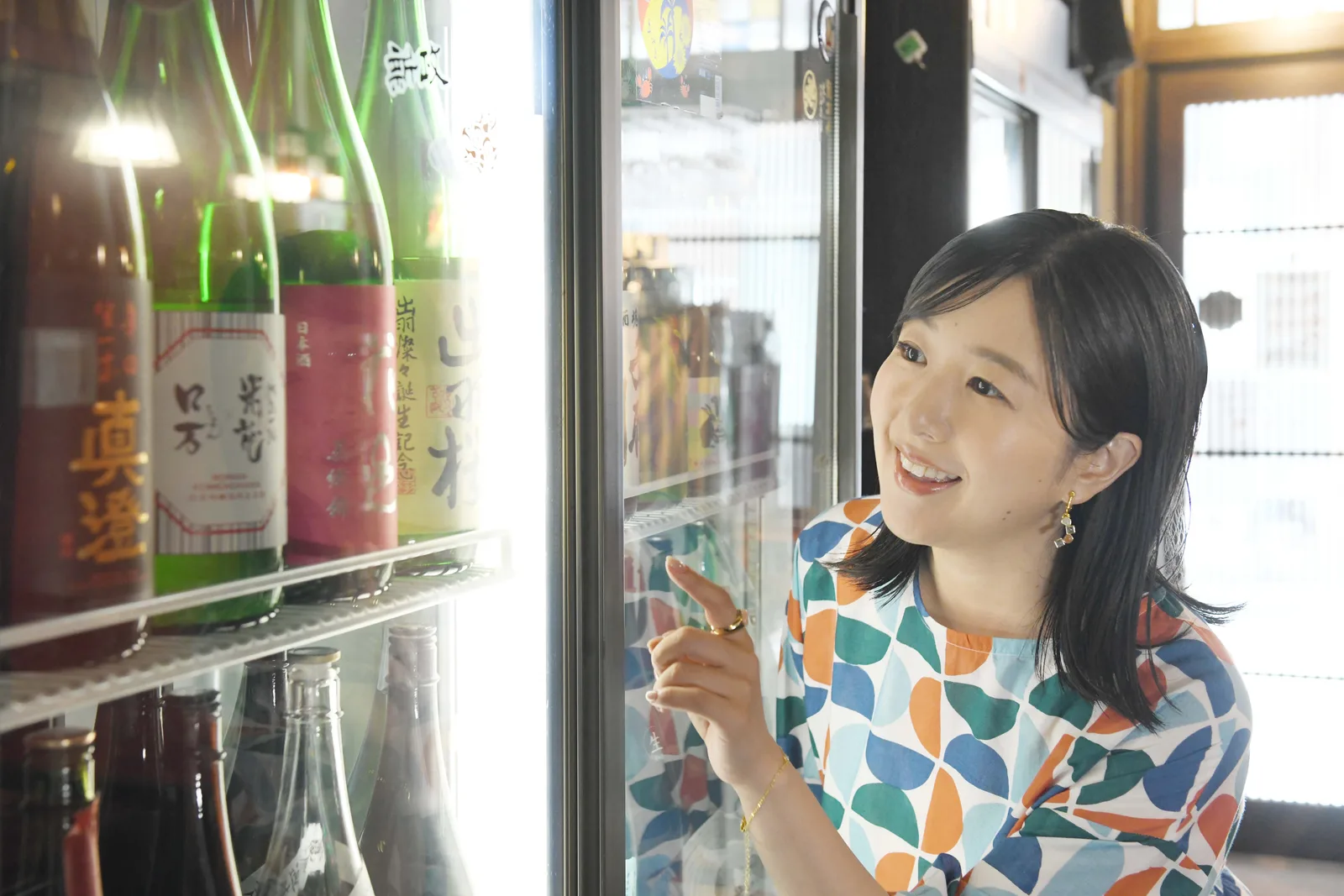 インタビュー時の試飲シーン
